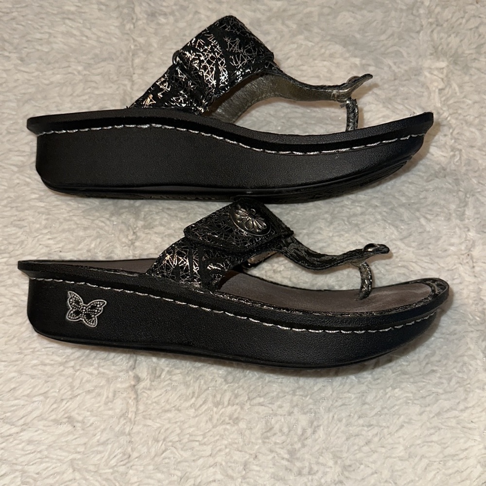 Alegria Carina 223 Black Silver Sandals Rocker Bottom Size 35 Adjustable Strap - Picture 3 of 8